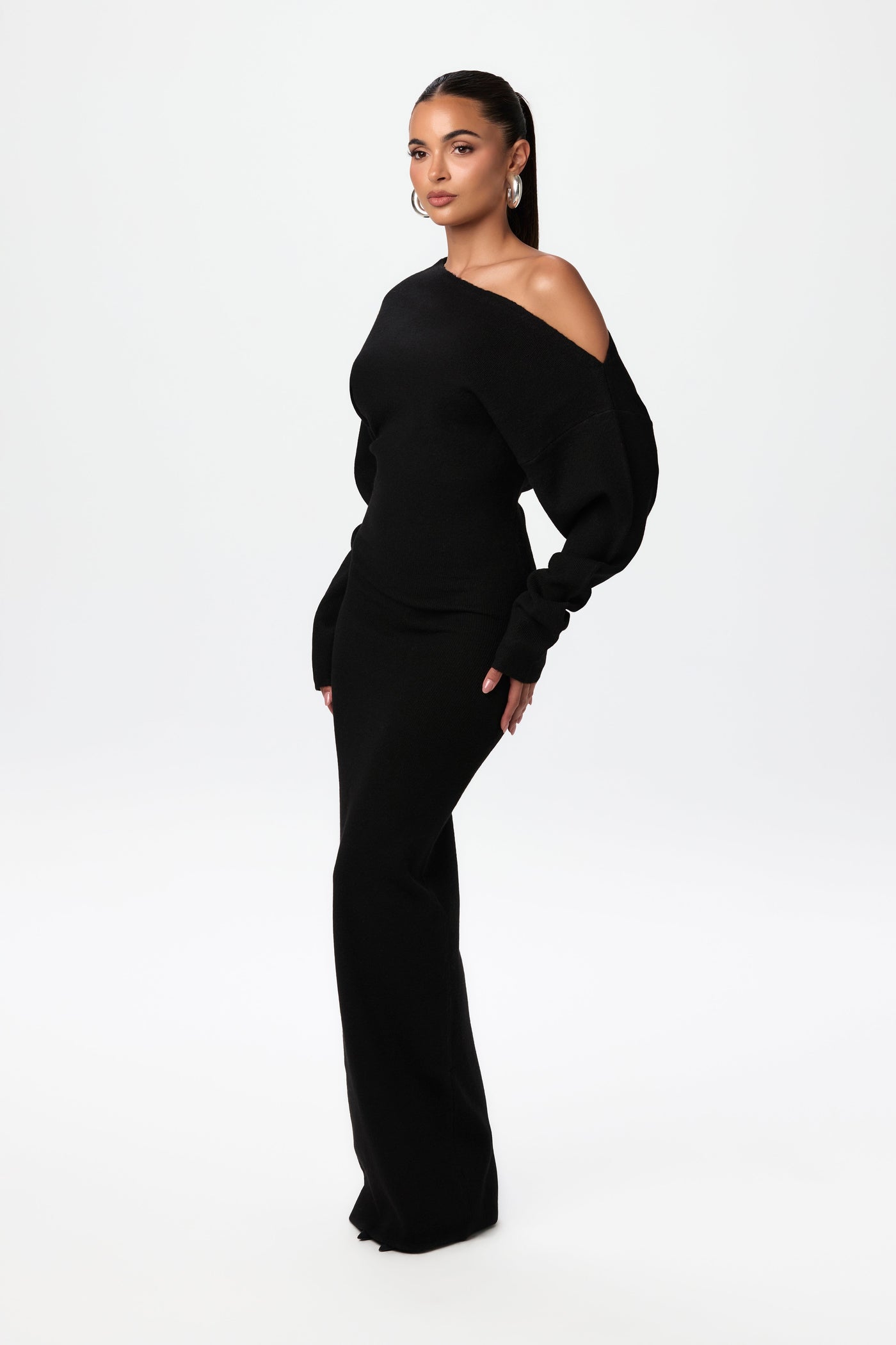Schulterfreies Pulloverkleid