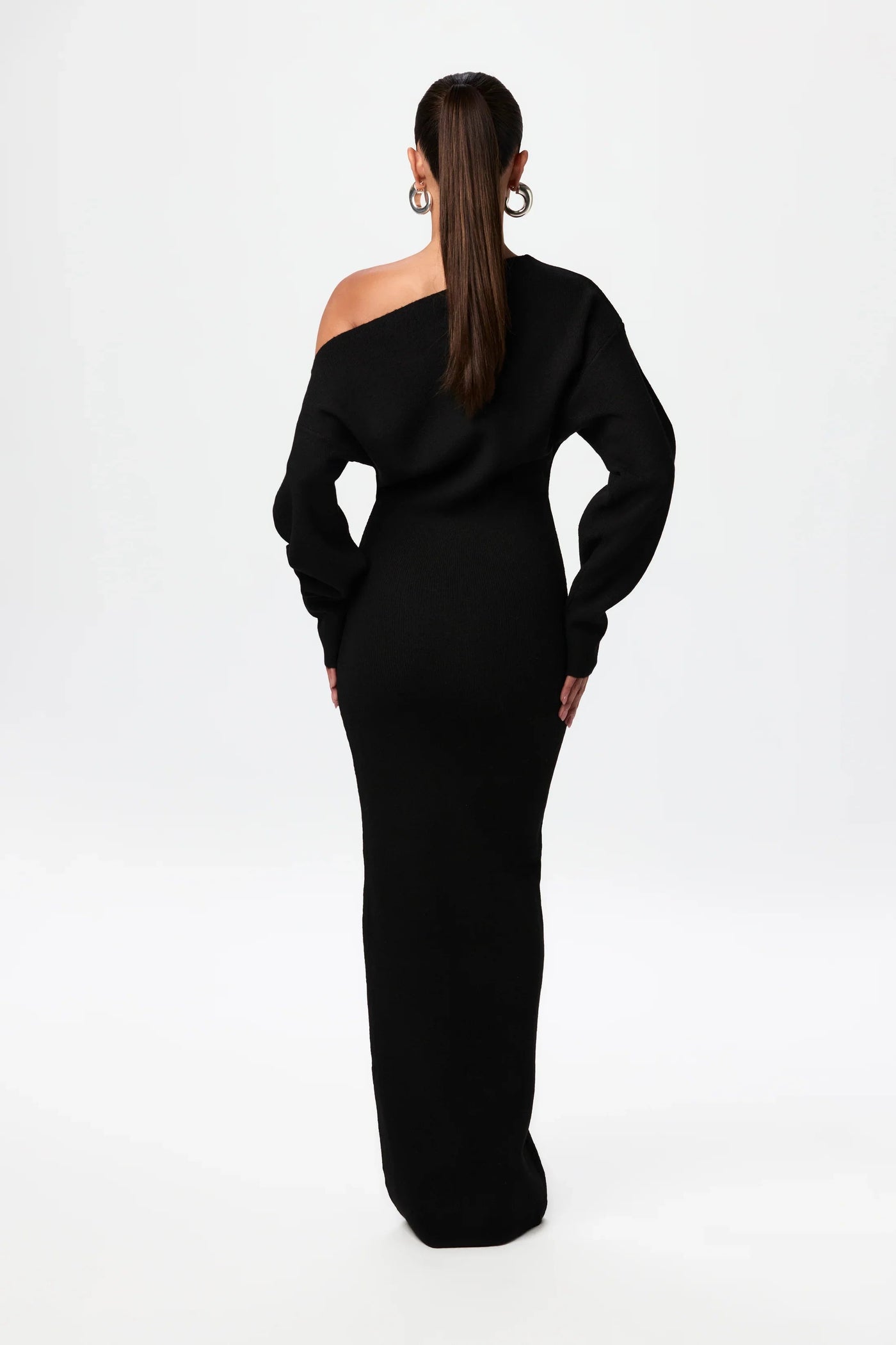 Schulterfreies Pulloverkleid
